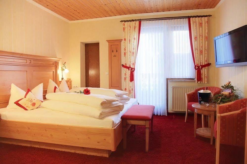 Landhotel Zur Gruenen Kutte Bernshausen Zewnętrze zdjęcie